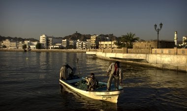 عُمان تدرس بيع حصة الإسمنت في حملة الخصخصة