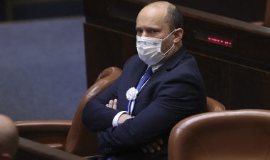 صانع الملوك في إسرائيل يقف بوجه نتنياهو