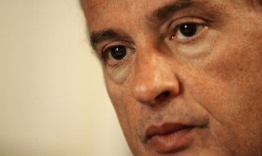 عرّاب استقرار الليرة في مرمى الاتهامات... تحقيق فرنسي يعيد أزمة تضخُّم ثروته إلى الواجهة