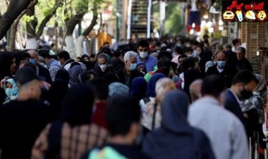 إيران على أبواب موجة خامسة من كورونا.. وتحذيرات رسمية بخروج الوضع عن السيطرة