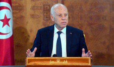 بعد حل الحكومة وتجميد البرلمان.. إخوان تونس يهدِّدون والرئيس سعيد يرد