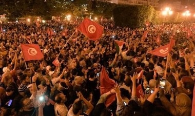 صراع السُّلطة في تونس... تأييد شعبي ومخاوف من تهديد السِّلم الأهلي