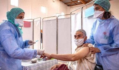 يوم مفتوح للتطعيم ضد كورونا.. هل ينقذ المنظومة الصحية في تونس؟