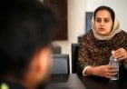 التقطت أنفاسي وعدلت حجابي.. مذيعة تكشف كواليس أول مقابلة مع مسؤول من طالبان