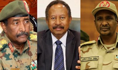 اتهما السياسيين... تصريحات للبرهان وحميدتي تكشف عن صراع بين أضلاع الحُكم في السودان