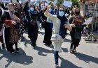 منع الأفغانيات من العمل وضرب الصحفيين.. وجه طالبان الحقيقي يظهر مبكرًا
