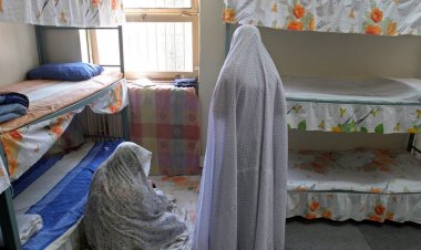 الجحيم المنسي.. روايات تدمي القلوب عن فظائع السجون الإيرانية