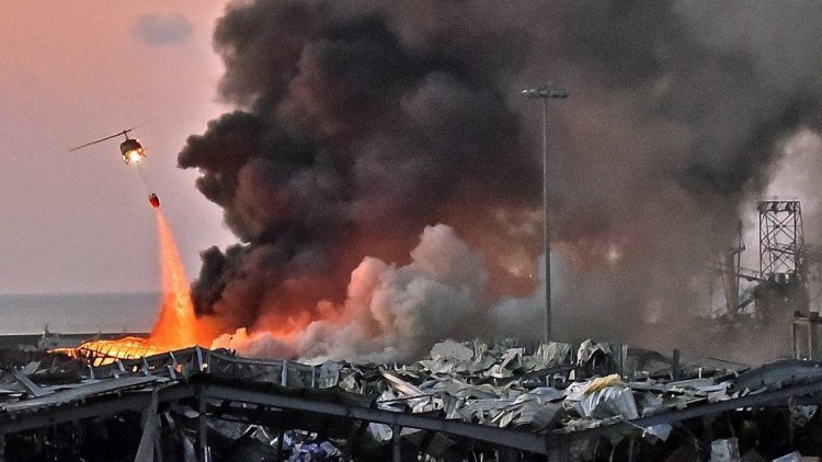 انفجار مرفأ بيروت.. مذكرة توقيف بحق وزير سابق وتعليق التحقيق بشكل مؤقت