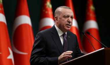 فايننشال تايمز: أزمة العملة التركية من صُنع أردوغان