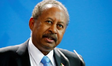 تلويح رئيس الوزراء السوداني بالاستقالة.. حقيقة أم مناورة؟