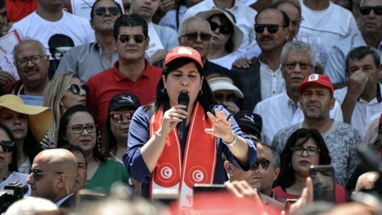تونس تحاصر الإخوان.. اعتصام مفتوح حتى إغلاق مقار الجماعة وتصنيفها إرهابية