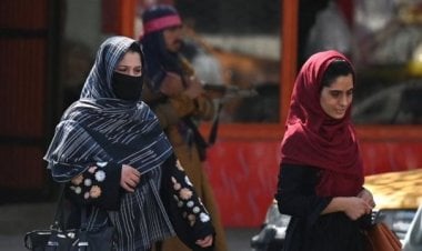 بعد إغلاق مدارس الفتيات.. طالبان تمنع الأفغانيات من السفر بدون محرم