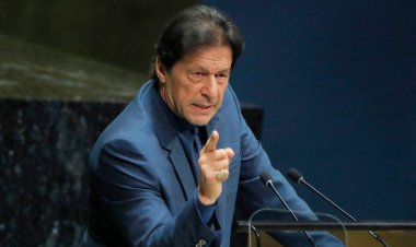 حل الحكومة والبرلمان... كيف نجا عمران خان من محاولة إطاحته؟