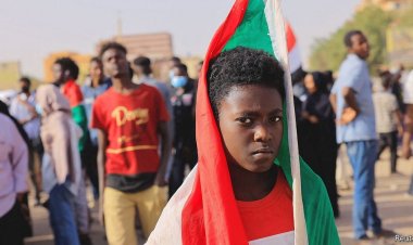 بعد ثلاث سنوات من سقوط البشير... السودان يواجه الانهيار