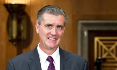 أكسيوس: اتهام سفير أمريكي سابق بممارسة الضغط غير المشروع لصالح قطر