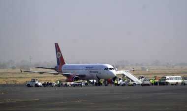 بعد توقف دام سنوات.. إقلاع أول رحلة طيران من صنعاء