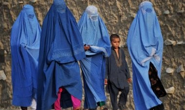 طالبان تبدأ السيطرة على النساء من المنزل