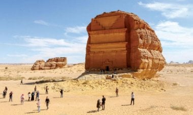 100 مليون زيارة سنويًا... السعودية تستثمر أكثر من تريليون دولار في السياحة