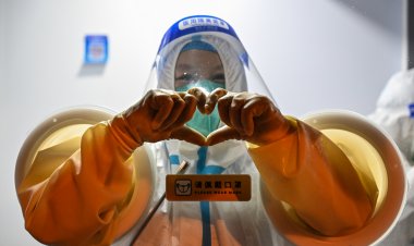 بعد شهرين من العزلة... الحياة تعود إلى شنغهاي