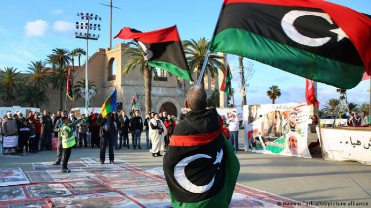 إصرار مصري على حل أزمة دستور ليبيا... كواليس اجتماع ثلاثي نادر