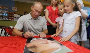 أفلام حرب وجولات افتراضية ومحاضرات... خطوات روسية لتربية جيل جديد منغلق على أوروبا   