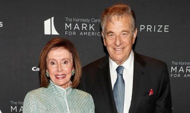 نانسي بيلوسي في مأزق... هل قدَّمت معلومات الثراء السريع لزوجها؟