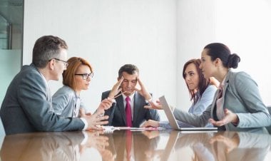 السياسة في مكان العمل... كيف نتعامل مع اختلاف وجهات النظر؟