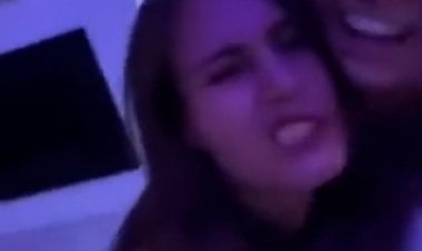 رئيسة وزراء فنلندا... أزمة بالملهى الليلي مرتين واعتذار وتوضيح