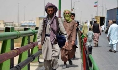 لا يعاملوننا كالبشر... أفغان يقصون روايات مروعة عن رحلة المخاطر على حدود تركيا وإيران