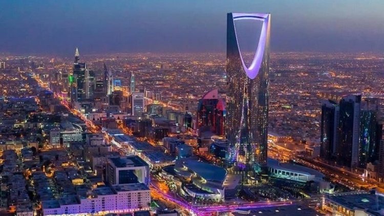 بلومبرغ: بعيدًا عن عوائد النفط... الاقتصاد السعودي يواصل الازدهار