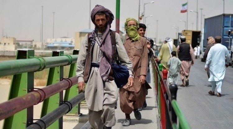 لا يعاملوننا كالبشر... أفغان يقصون روايات مروعة عن رحلة المخاطر على حدود تركيا وإيران
