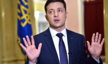 مجلة أمريكية تُحلل شخصية زيلينسكي: كيف وصل الممثل الكوميدي إلى سدة الحكم؟