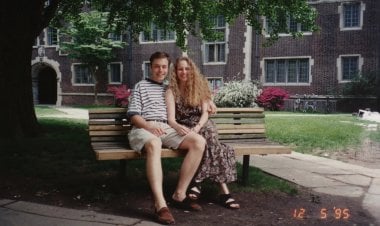 رسالة حب وصور... صديقة قديمة لإيلون ماسك تبيع ذكرياتهما في مزاد