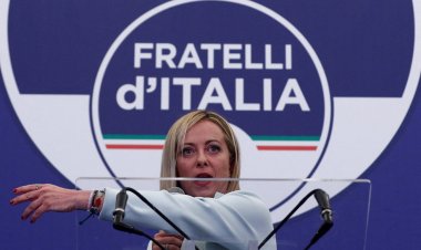 جورجيا ميلوني رئيسًا لحكومة إيطاليا.. ماذا يعني فوز اليمينية المتطرفة لأوروبا؟