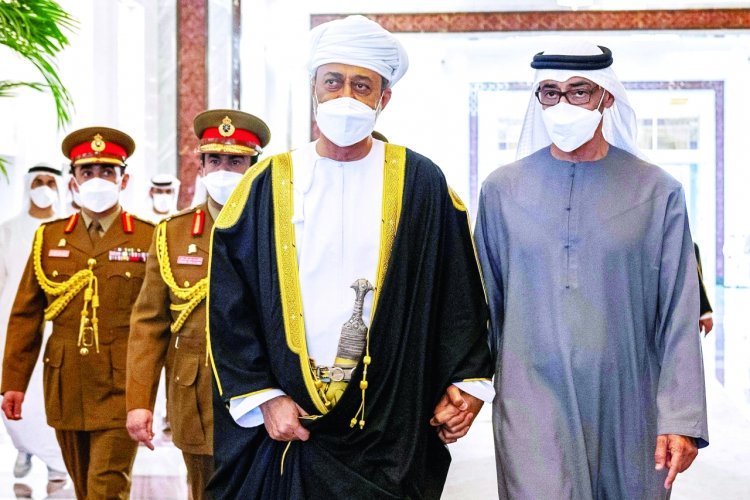 حياكم بو خالد.. زيارة دولة للشيخ محمد بن زايد إلى عُمان ترسخ العلاقات وتعضد أخوة البلدين
