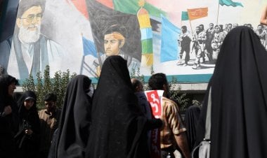 أزمة الشرعية واحتجاجات إيران.. الرصاصة الأخيرة في نعش النظام