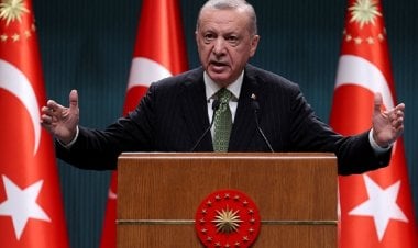 هل تحكم نظرية المؤامرة العالم؟