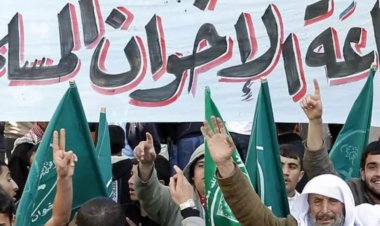 الإخوان في حقبة صلاح عبدالحق... هل بدأت الجماعة المناورة؟
