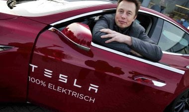 هل ينجح إيلون ماسك في مواجهة انخفاض الطلب على سيارات تيسلا؟