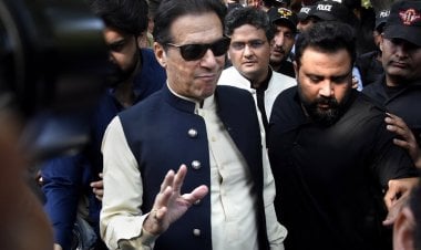 بعد منعه من الترشح لأي انتخابات... هل يشعل عمران خان باكستان؟