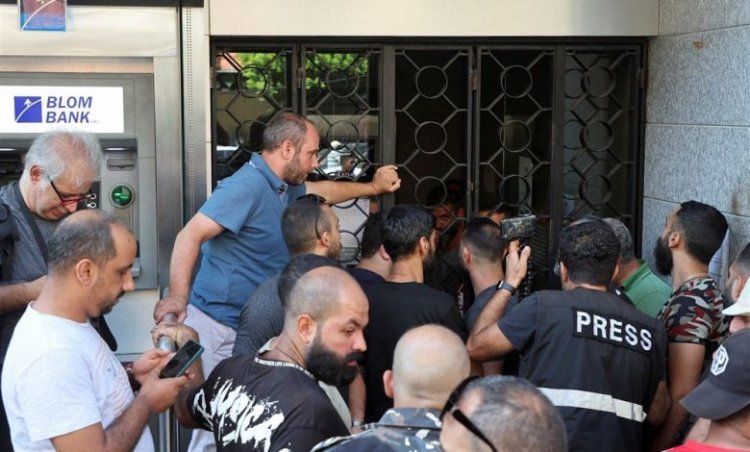 مصارف في لبنان.. مسلسل الاقتحامات عرض مستمر