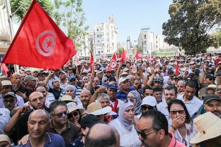 إخوان تونس يعزفون على وتر الوطنية وسط عزوف شعبي.. ورسائل صارمة من الرئيس سعيد