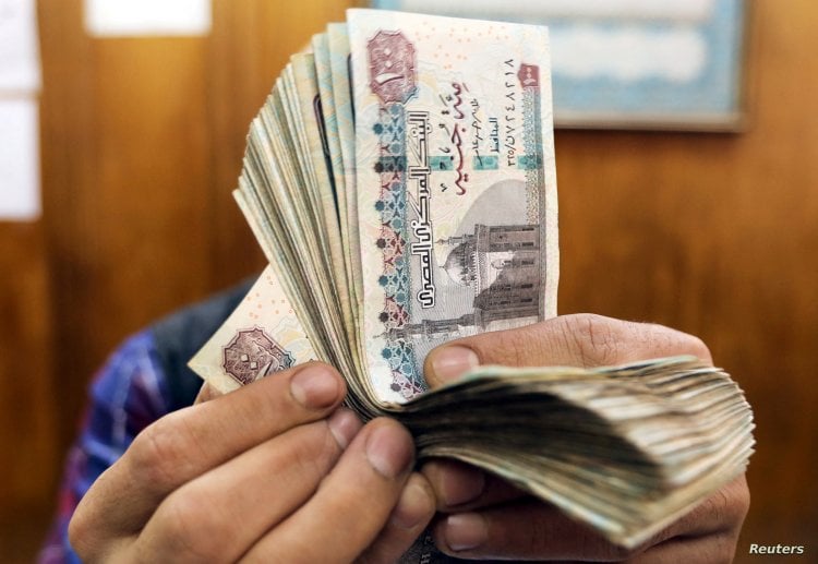 هبوط غير مسبوق للجنيه.. مصر تحصل على قروض جديدة بـ 9 مليارات دولار