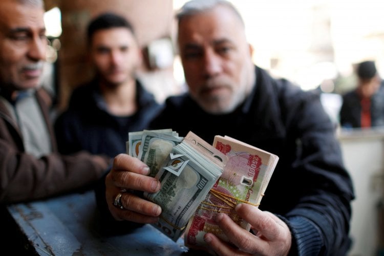 حرب أمريكا النقدية ضد إيران.. الدينار العراقي أبرز المصابين