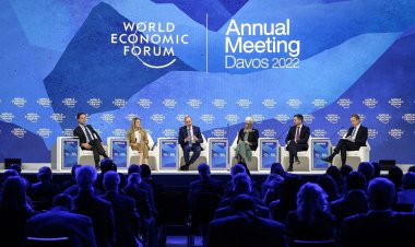 منتدى دافوس.. 2023 عام الأزمة و5 مخاطر تواجه العالم