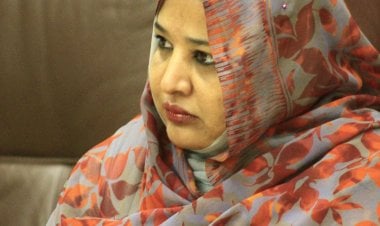 لم تتمكن المحكمة تحديد قيمتها... مجوهرات زوجة البشير مزيفة أم أحجار نفيسة؟