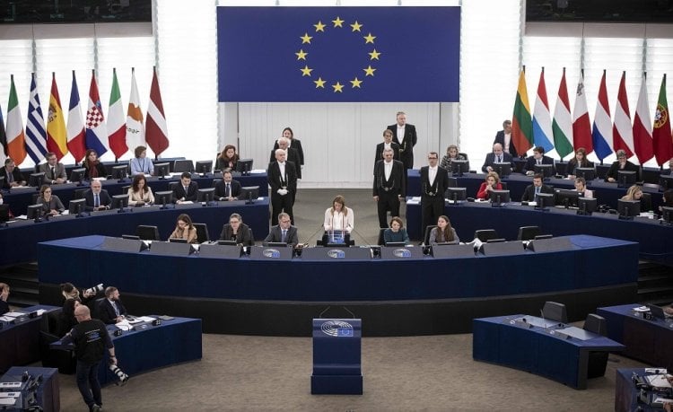 بالأسماء... من المسؤول عن فضيحة الفساد بالبرلمان الأوروبي؟