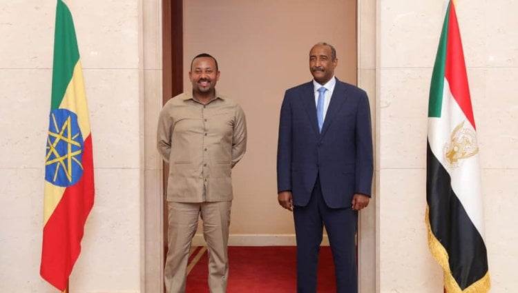 بعد اتفاق البلدين على القضايا المتعلقة بسد النهضة.. ما سر زيارة آبي أحمد للسودان؟