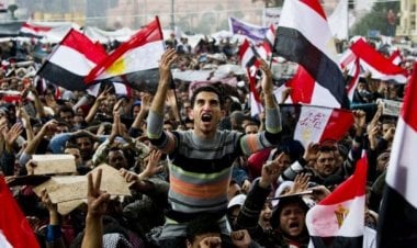 بعد 12 عامًا.. هل الربيع العربي كان عربيًا حقًا؟ وهل كان ربيعًا من الأساس؟
