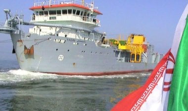 فايننشال تايمز: أسطول الأشباح الإيراني يتحول إلى النفط الروسي